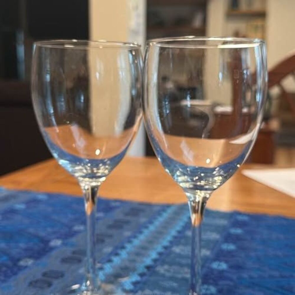 2- wine glasses- lot